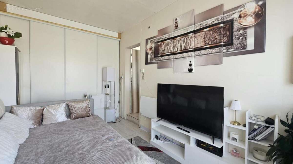 Noyant centre – Plain-pied 3 chambres, jardin sans vis-à-vis et garage de 35 m² - photo 17