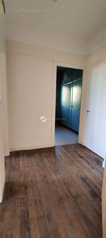 Appartement à CAUREL