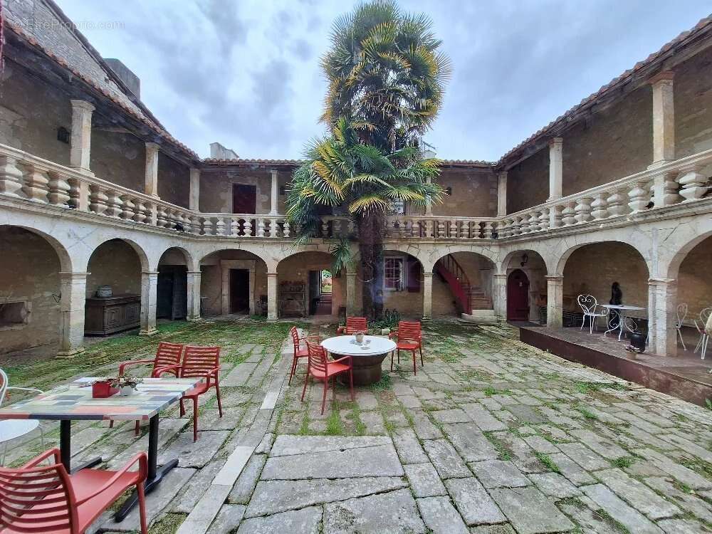 Maison à LA ROCHEFOUCAULD