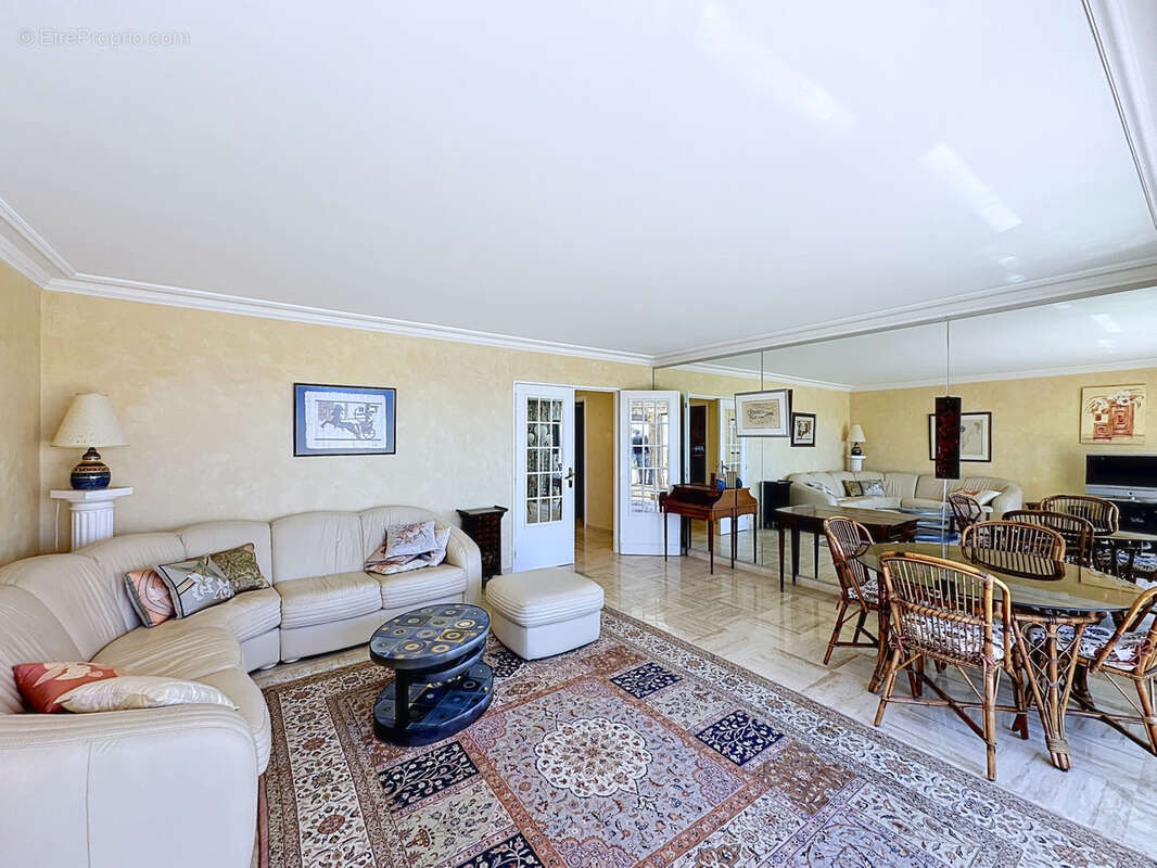 Appartement à VENCE