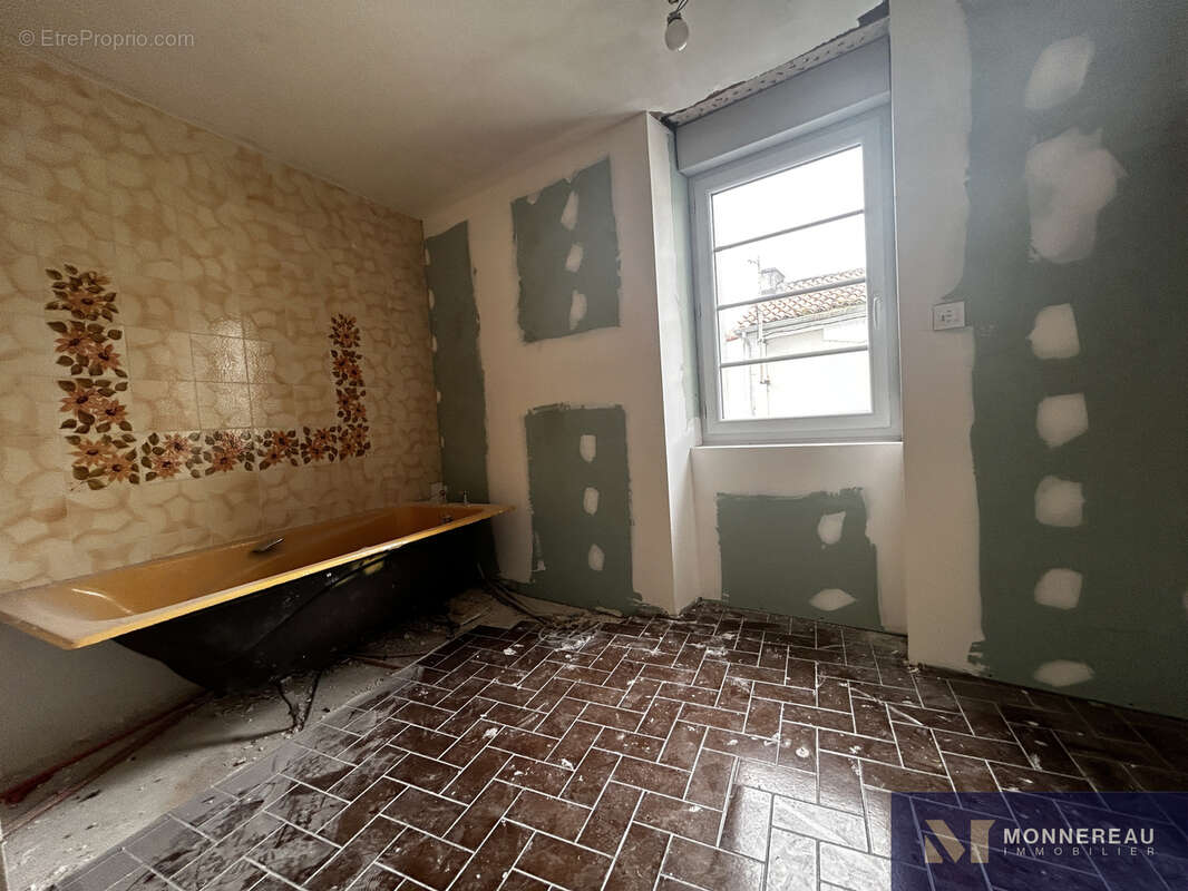 Maison à BAIGNES-SAINTE-RADEGONDE