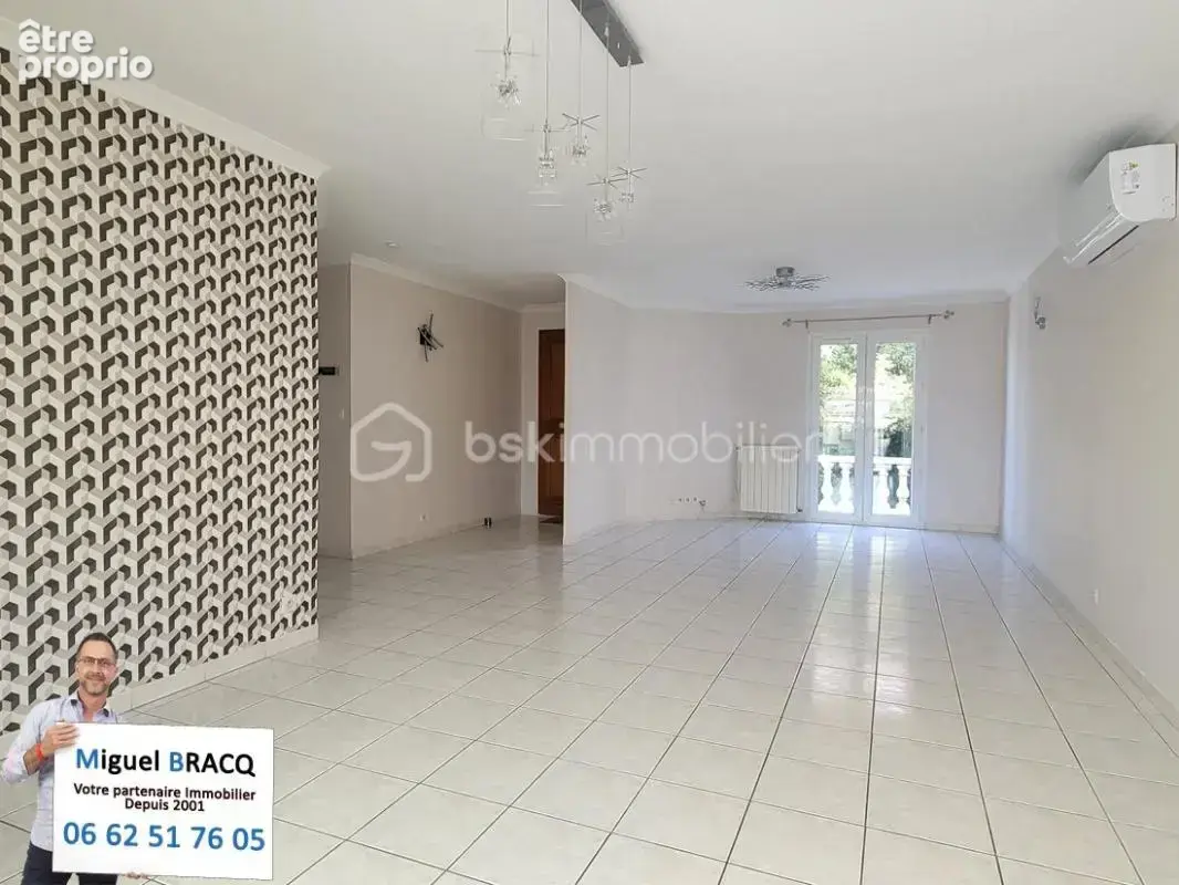 Villa F4 de plain pied en 4 faces sur 780 m² de terrain avec piscine sur Lespignan 34710 - photo 3