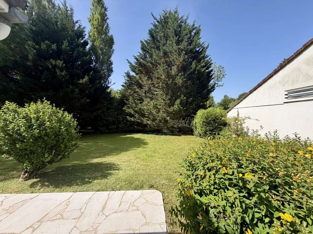 Maison à SAVIGNY-SUR-CLAIRIS