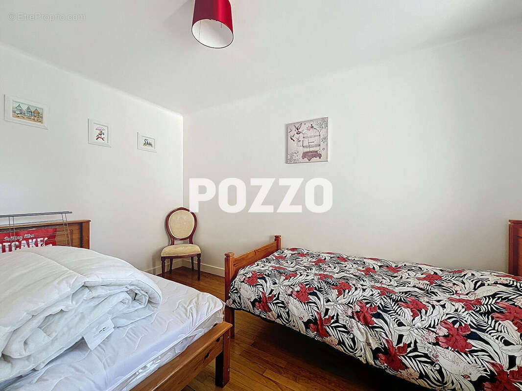 A Vendre - LAPENTY - Maison 10 pièce(s) 196 m² - VASTE TERRAIN - photo 15