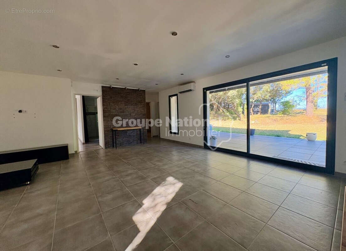 Maison à SAINT-JEAN-DE-CORNIES