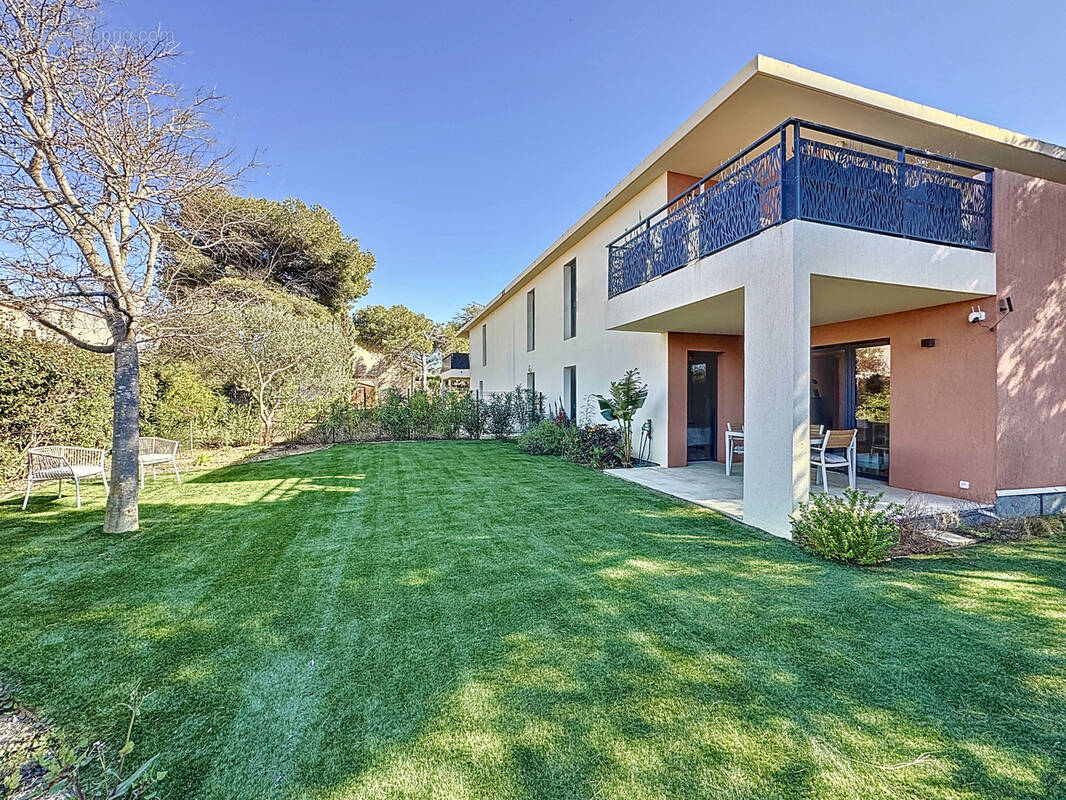 Appartement à SIX-FOURS-LES-PLAGES