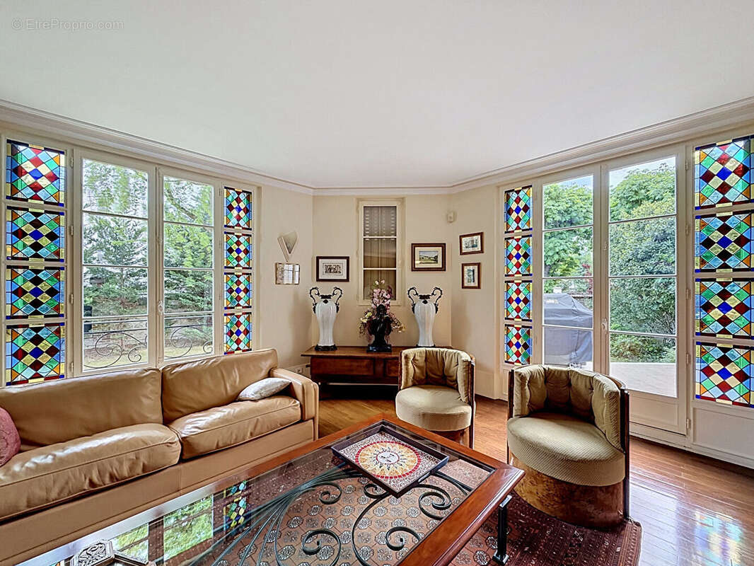 Maison à SAINT-MAUR-DES-FOSSES