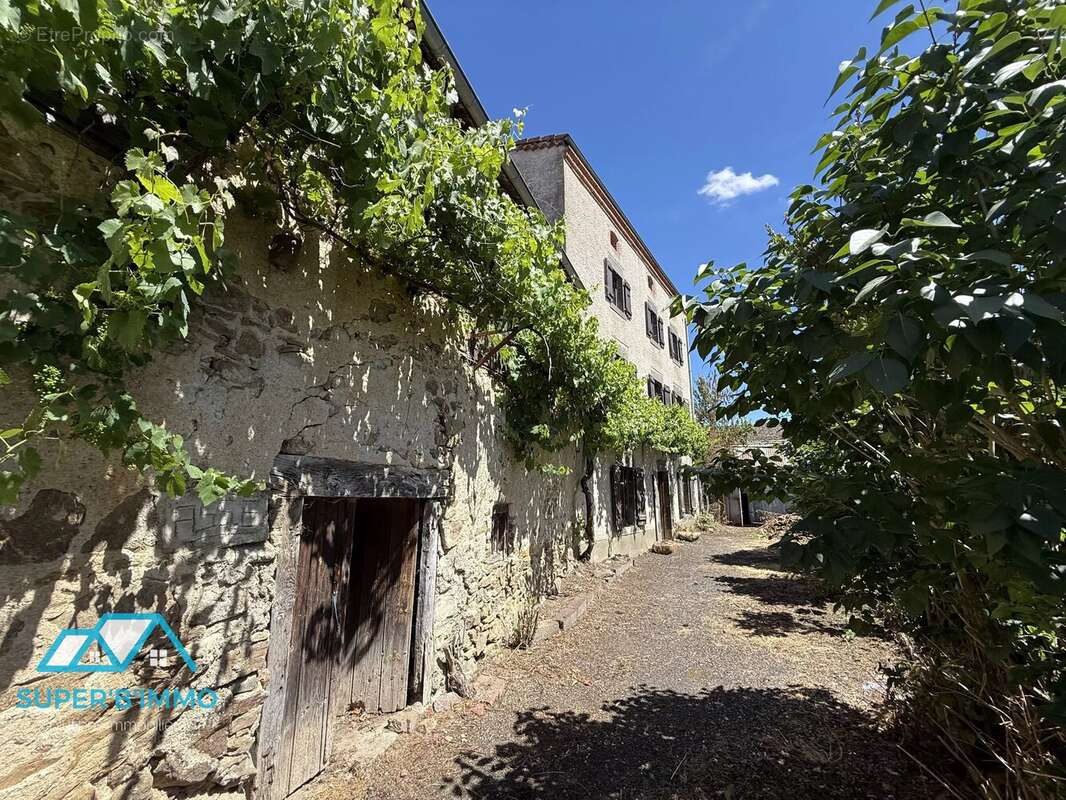 Maison à CHANIAT