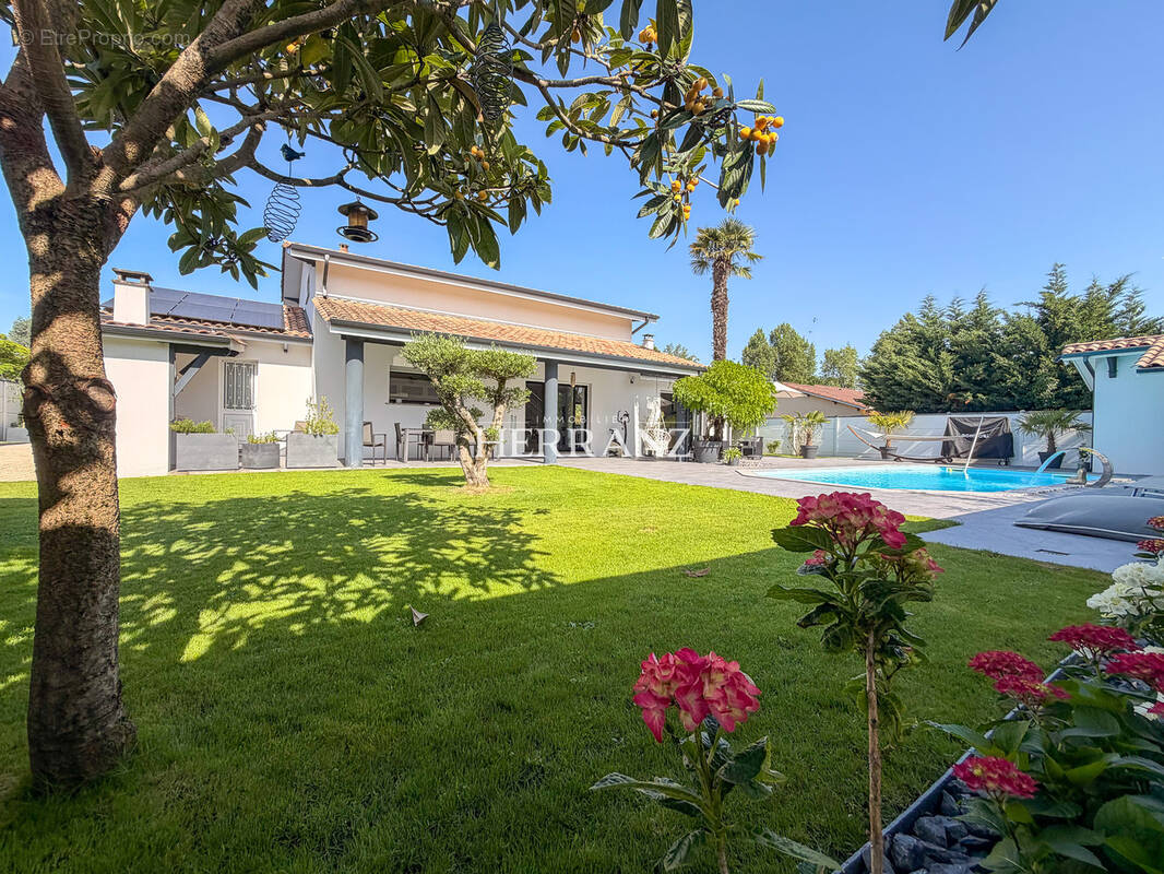 Maison à VILLENAVE-D'ORNON