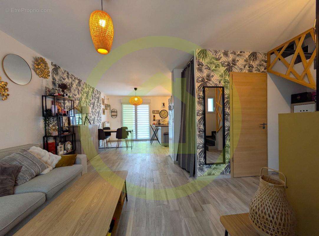 Maison à COURCELLES-CHAUSSY