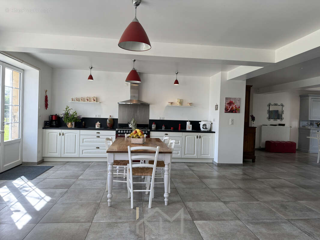 Maison à CHAUVIGNY