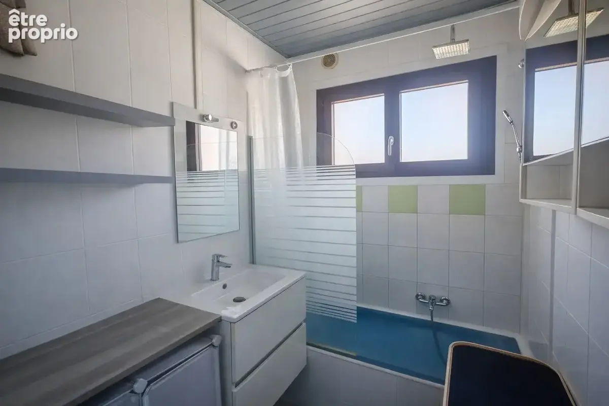 Appartement 74 m² à Cluses  - photo 9