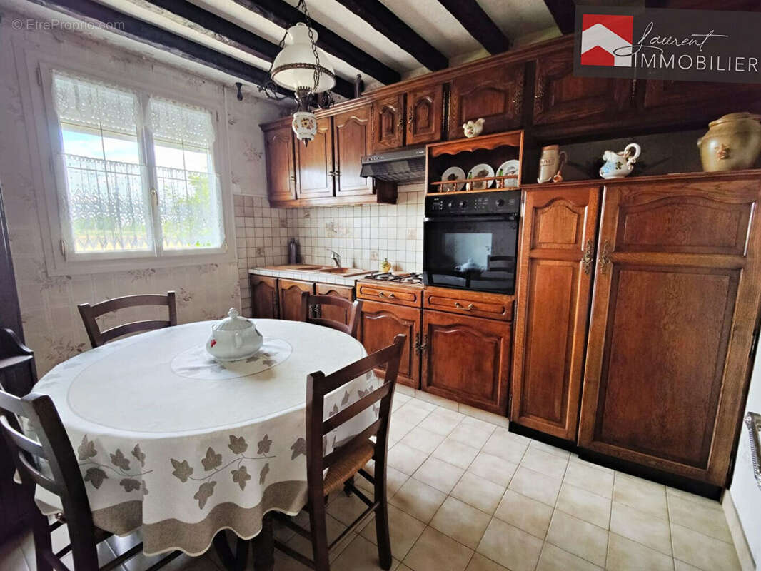 Maison à SAINT-MARTIN-BELLE-ROCHE