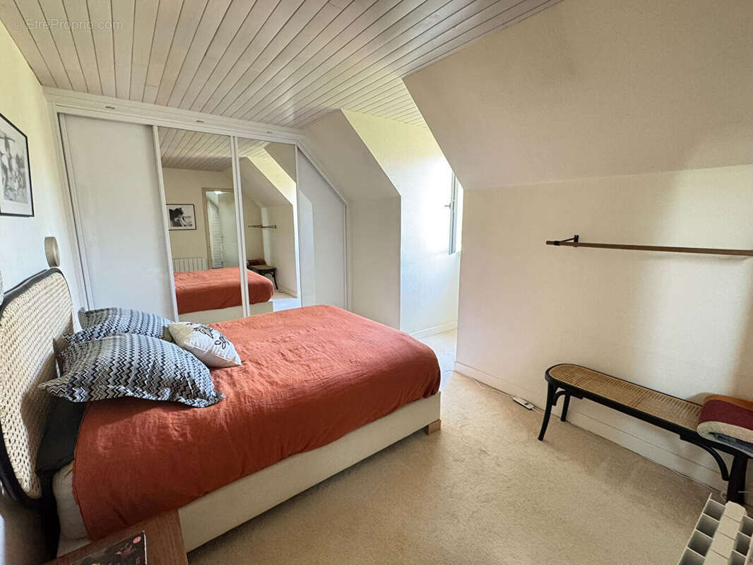 Maison à CRESPIERES