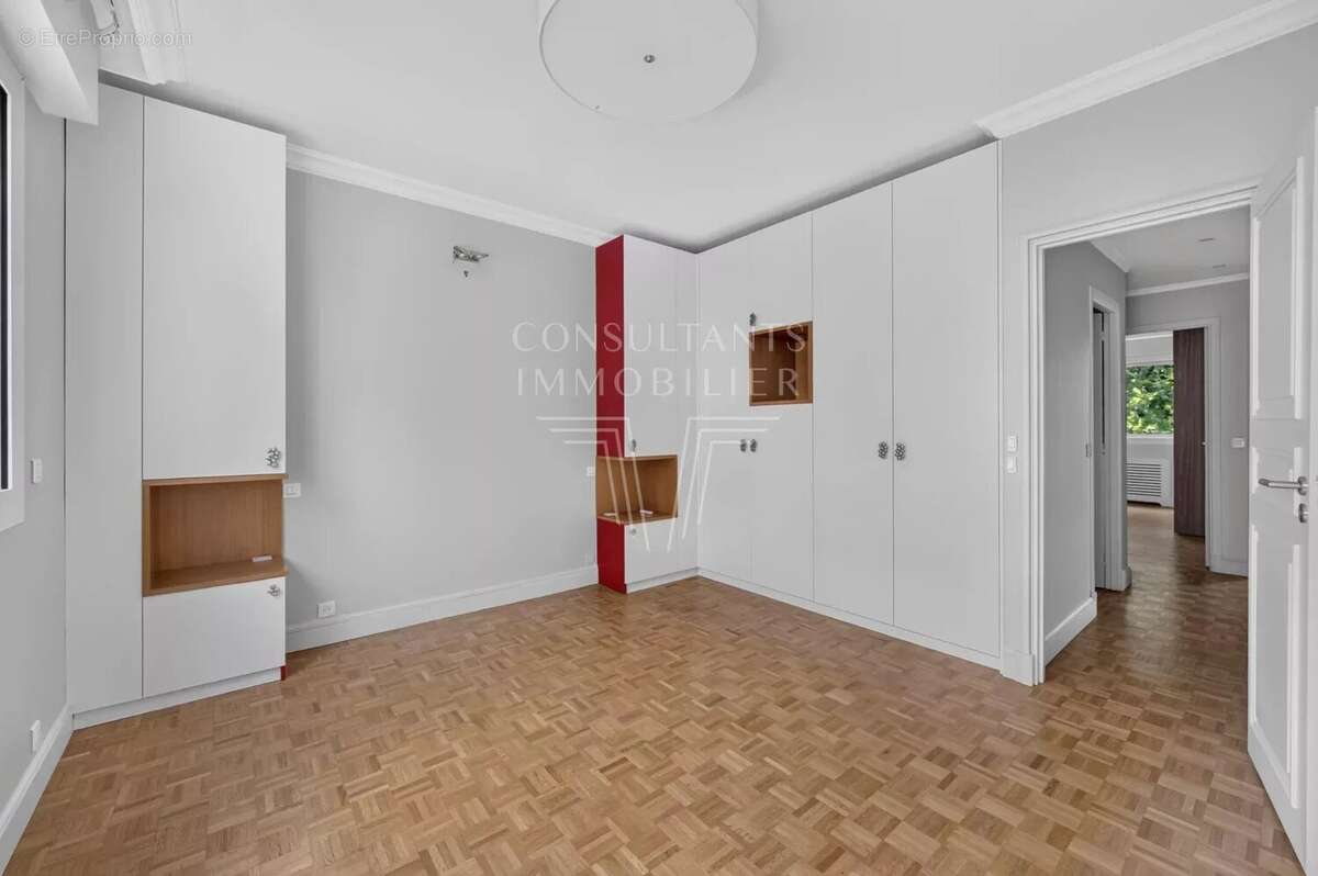 Charles laffitte. appartement familial avec balcons - photo 6