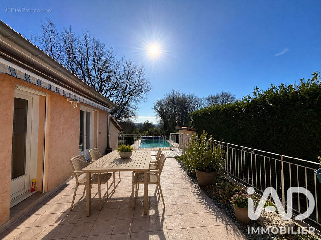 Maison 127 m² à Saint-Julien-Du-Serre  - photo 2