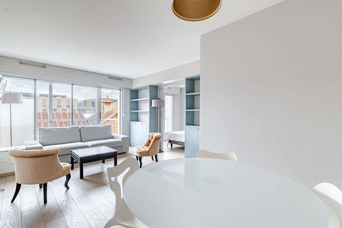 Appartement à PARIS-15E