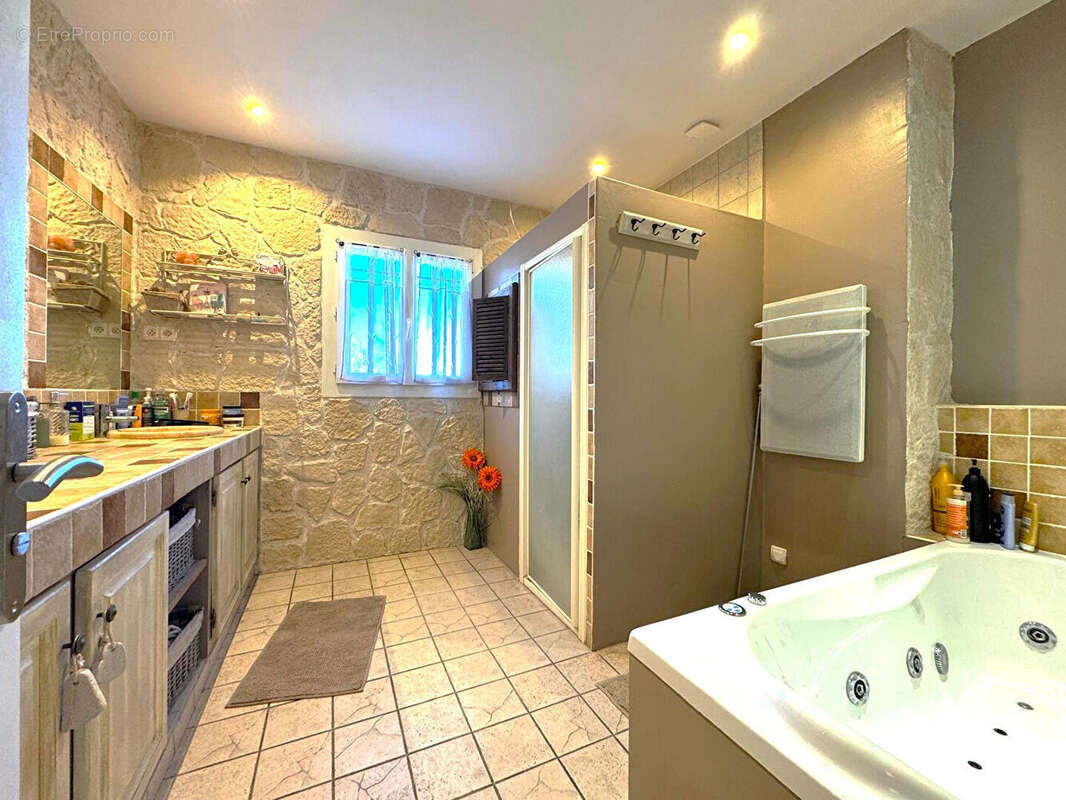 Maison à GOUDARGUES