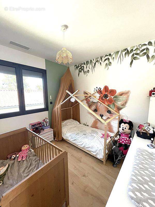 Maison à GREZIEU-LA-VARENNE