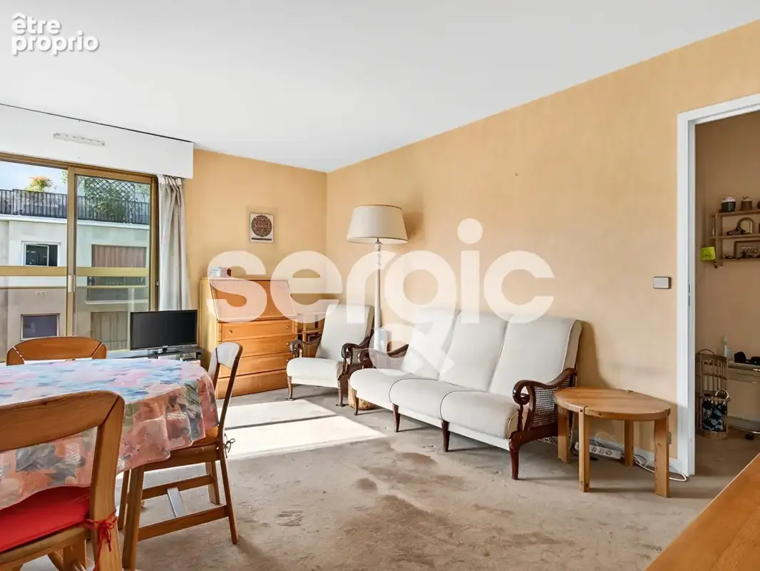 PARIS 15ème,  RUE DU THÉÂTRE, T2 de 48m² avec balcon et cave - photo 2