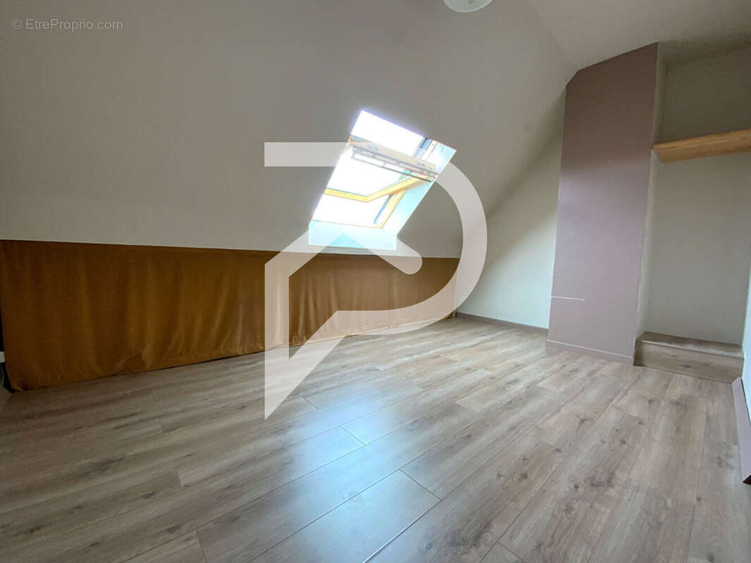 Maison à LES ESSARTS-LE-ROI