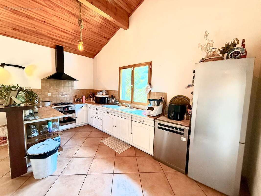   - Maison à AX-LES-THERMES