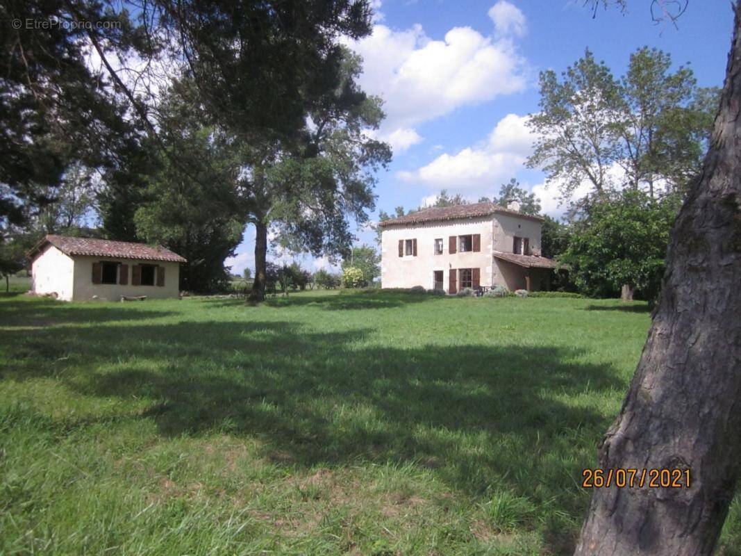 Maison à CASTELNAU-MONTRATIER