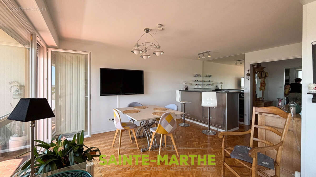 Niort Burgonce. Beau T3 avec balcon et garage - photo 2