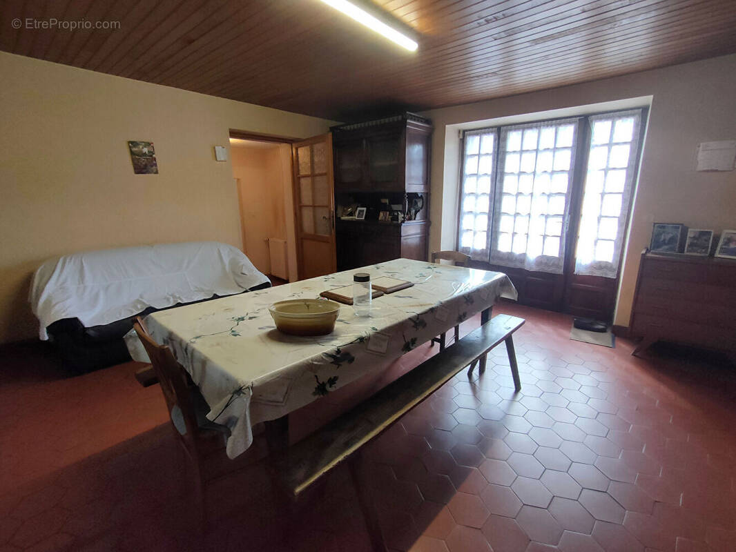 Maison à CHALUS