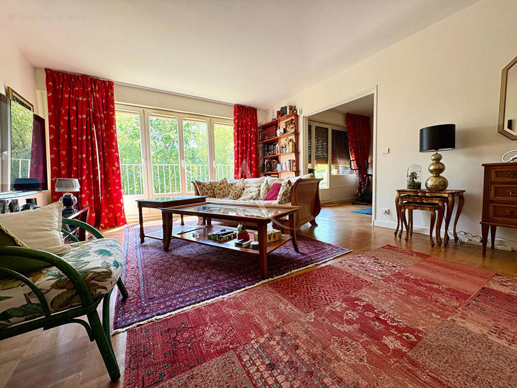 Appartement à BURES-SUR-YVETTE
