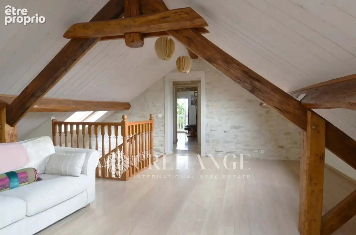Maison de 200m² - 6 pièces - Dépendances - photo 14