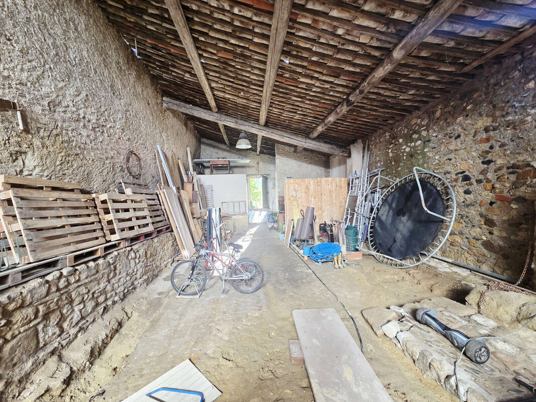 Maison à POUZOLLES