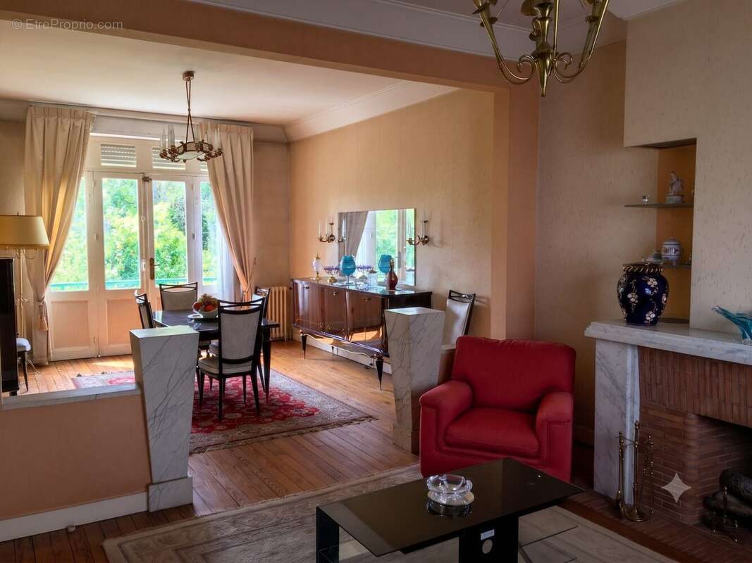 Maison 230 m² à Begles  - photo 2