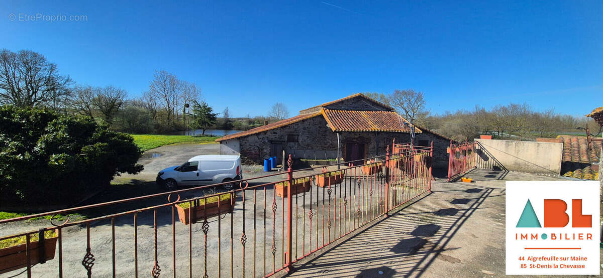 Maison à LES BROUZILS