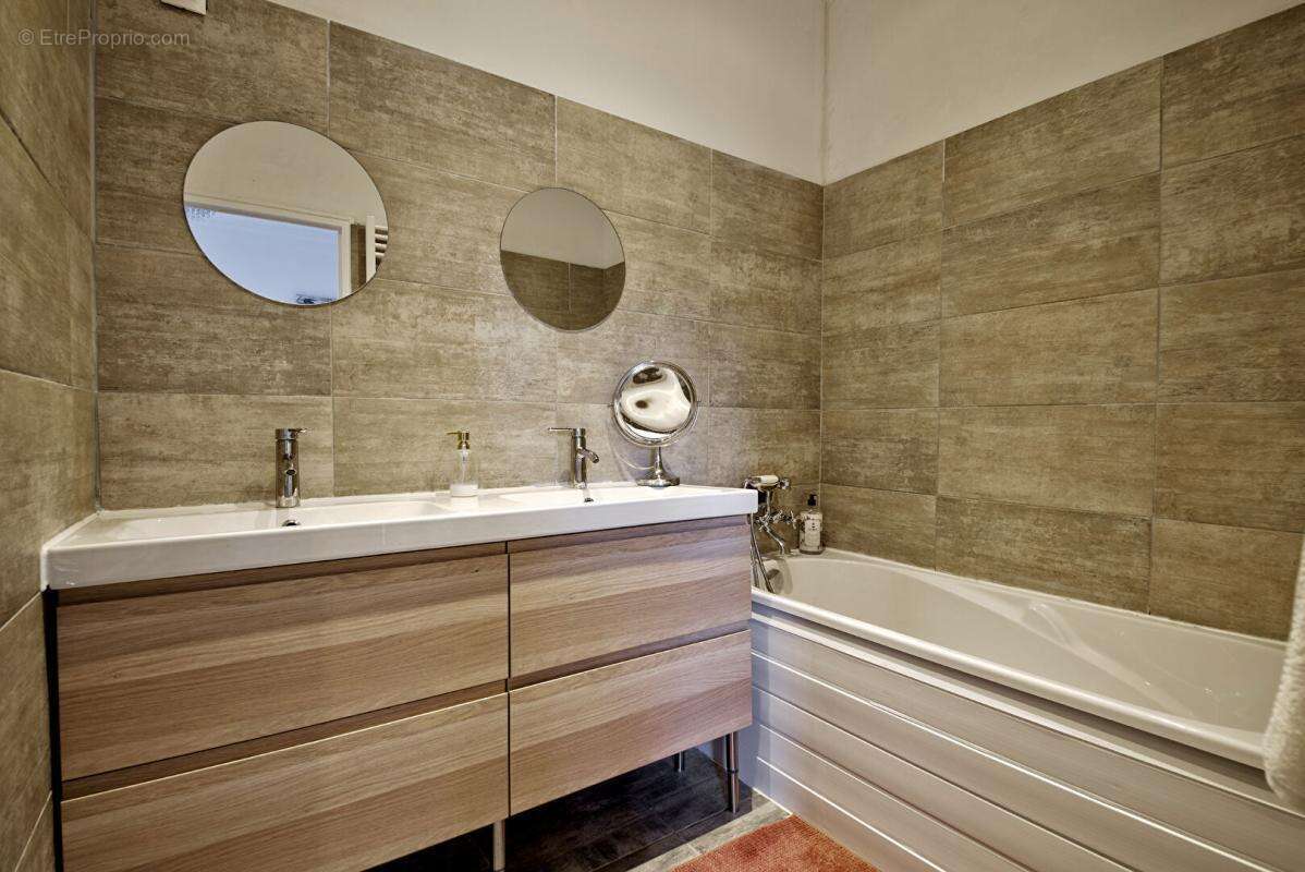 Maison à FARGUES-SAINT-HILAIRE