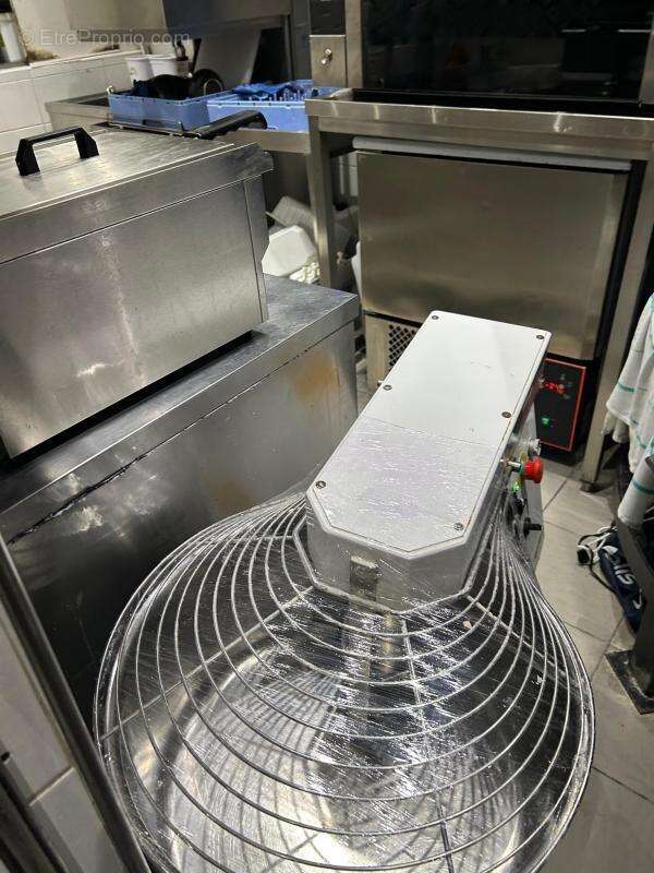 Commerce à PARIS-11E