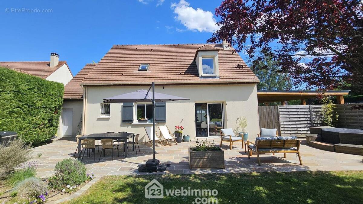 Bienvenue dans cette maison parfaitement entretenue et soignée. - Maison à MOIGNY-SUR-ECOLE