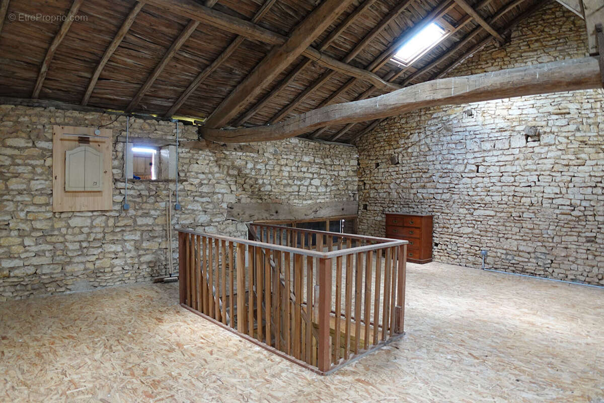 Maison à CHAMPNIERS