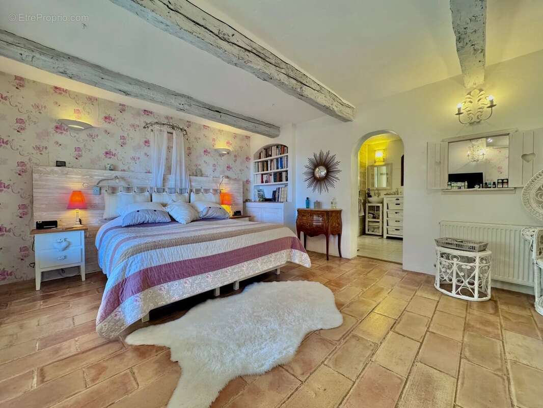 Maison à TOURRETTES-SUR-LOUP