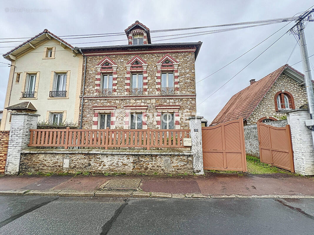Maison à DEUIL-LA-BARRE