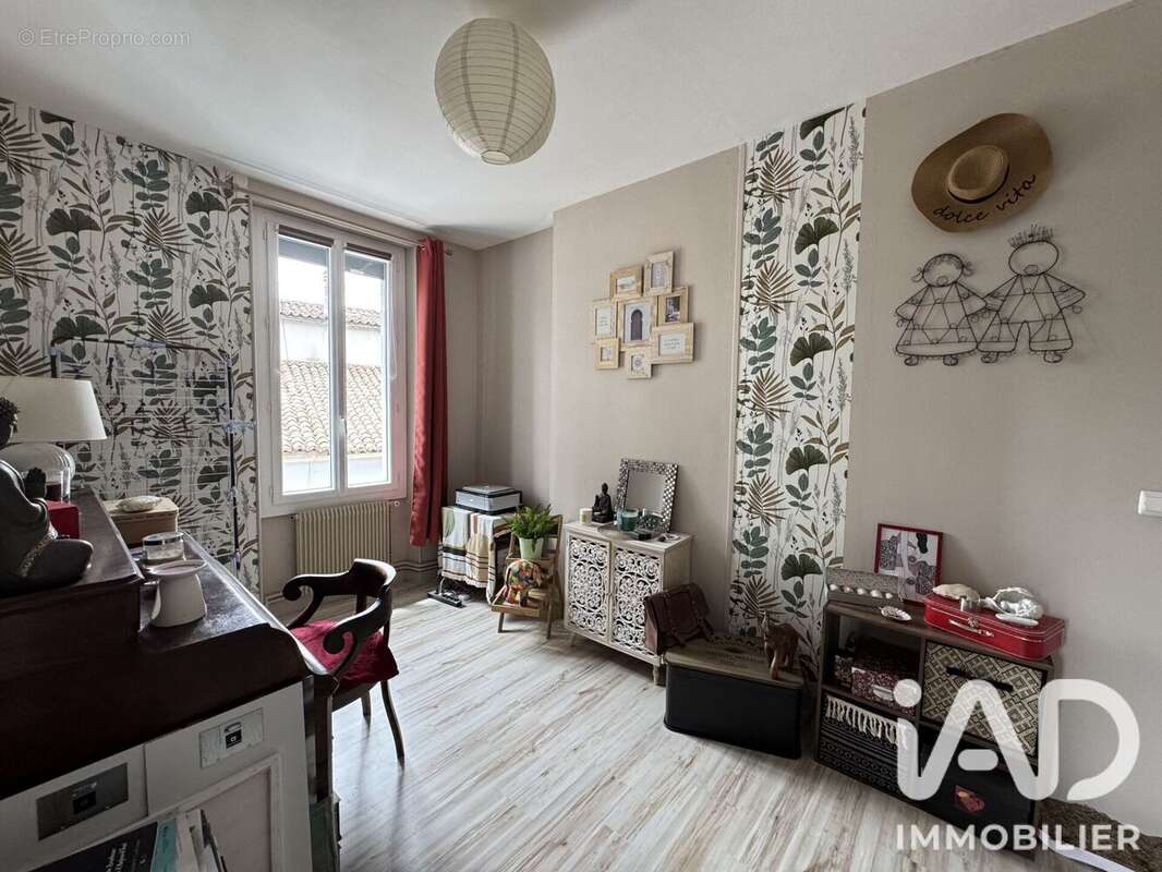 Maison 128 m² à Gond-Pontouvre  - photo 7