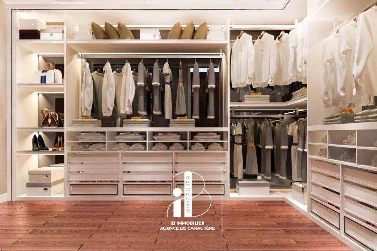 Commerce à FONTAINEBLEAU