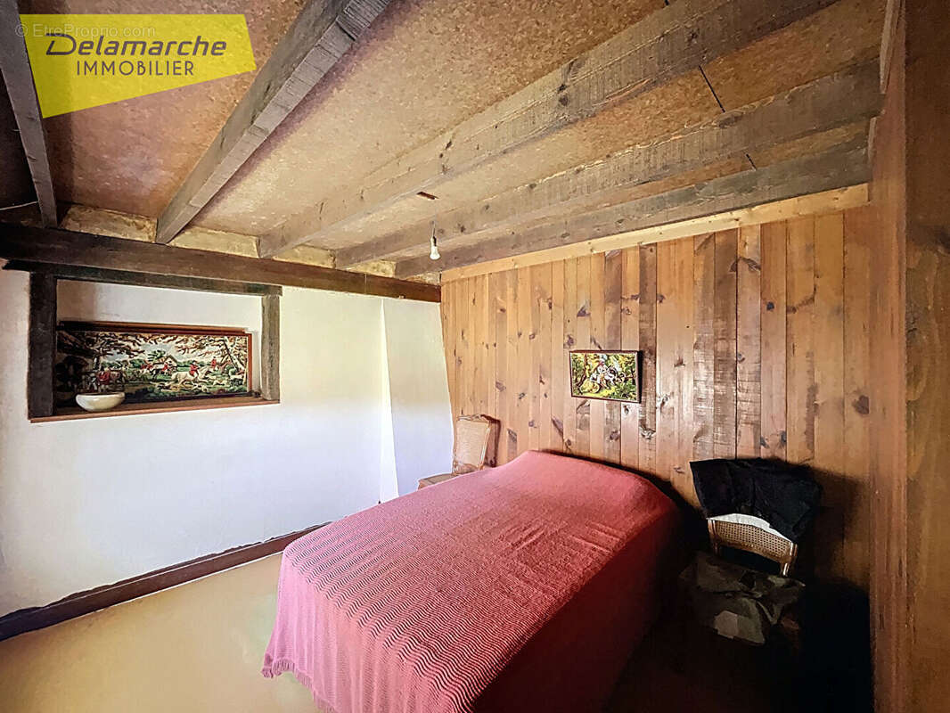 Maison à CHAMPCERVON