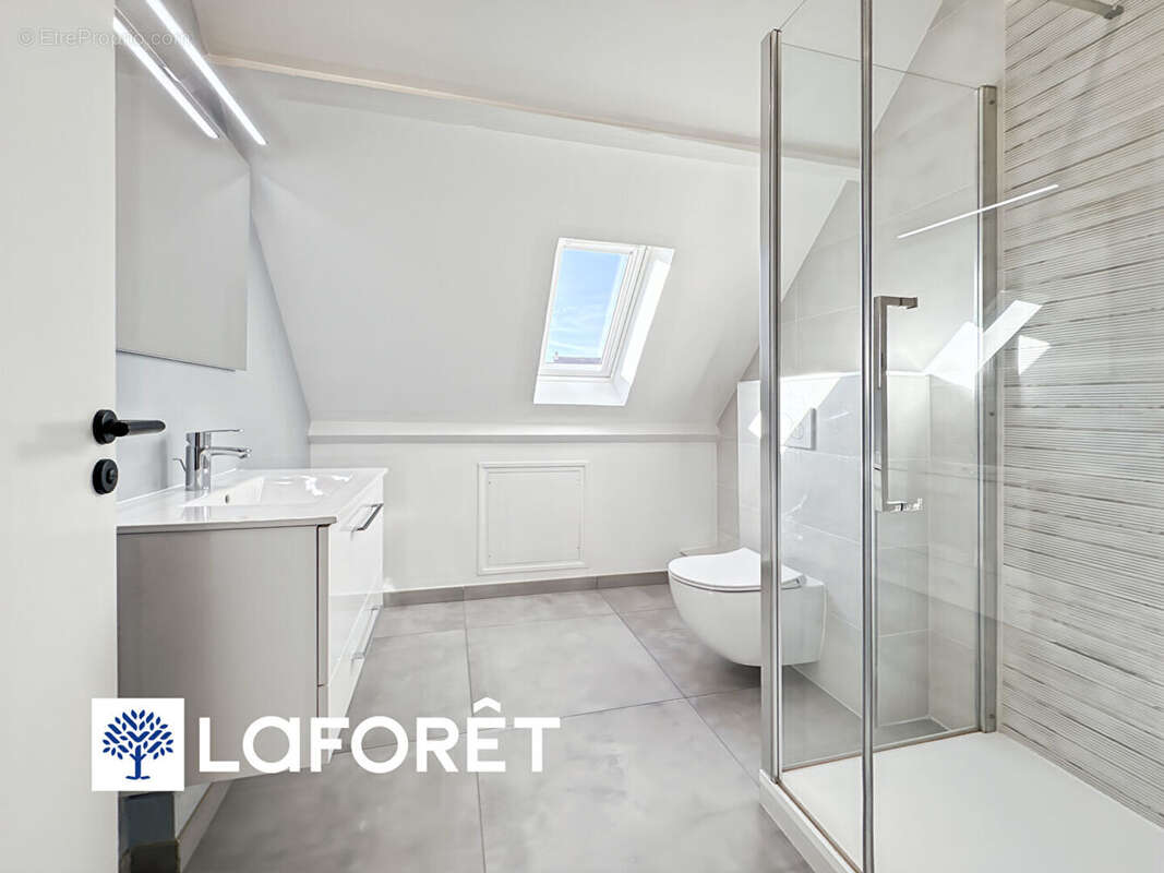 Maison à SAINTE-GENEVIEVE-DES-BOIS