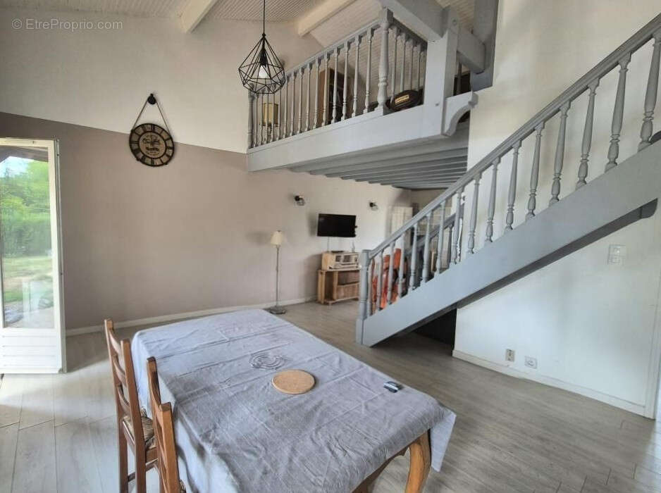 Maison à SAINT-JEAN-DE-BLAIGNAC