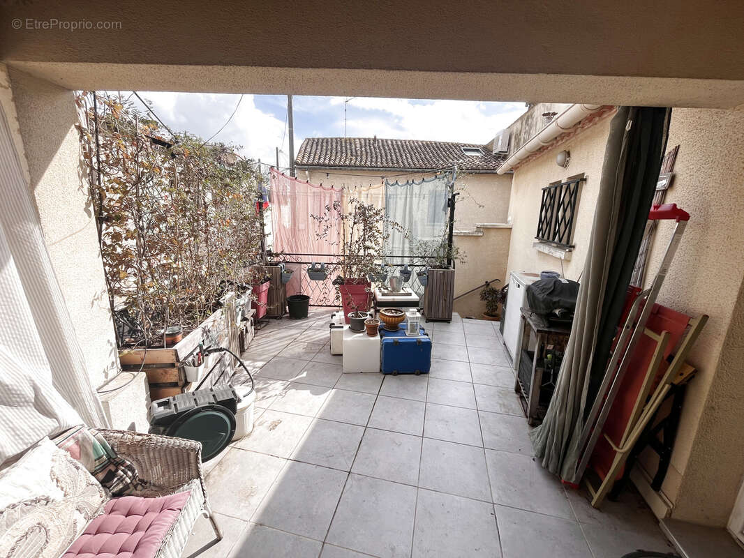 Appartement à MAUGUIO