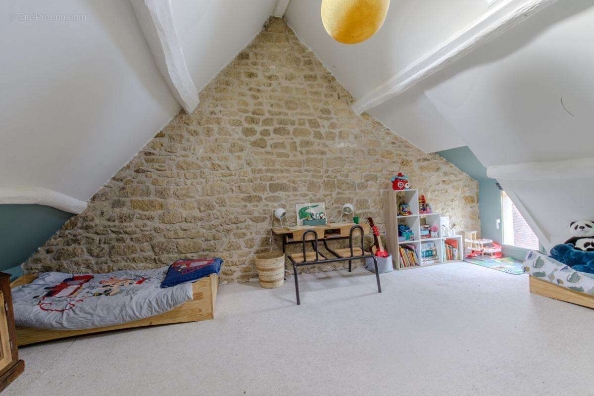 Maison à OINVILLE-SUR-MONTCIENT