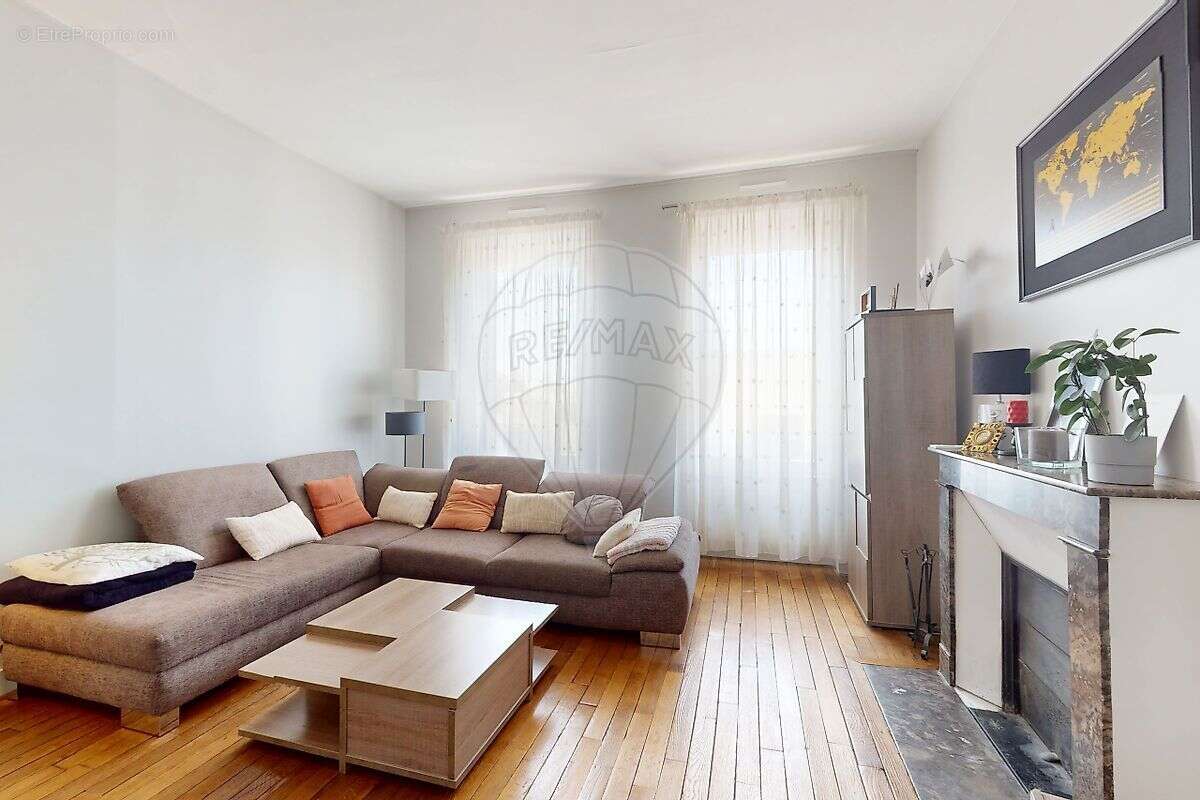 Maison à FLEURY-LES-AUBRAIS