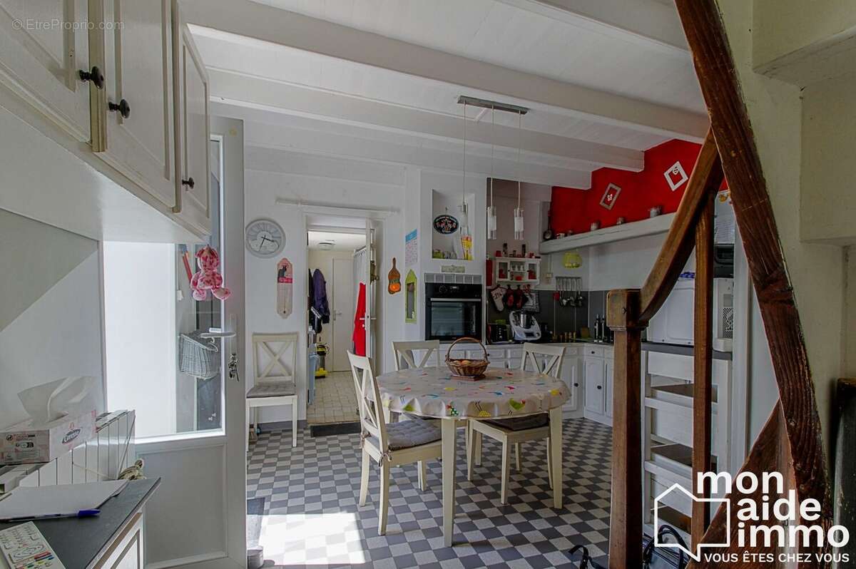 Maison à CIRE-D&#039;AUNIS