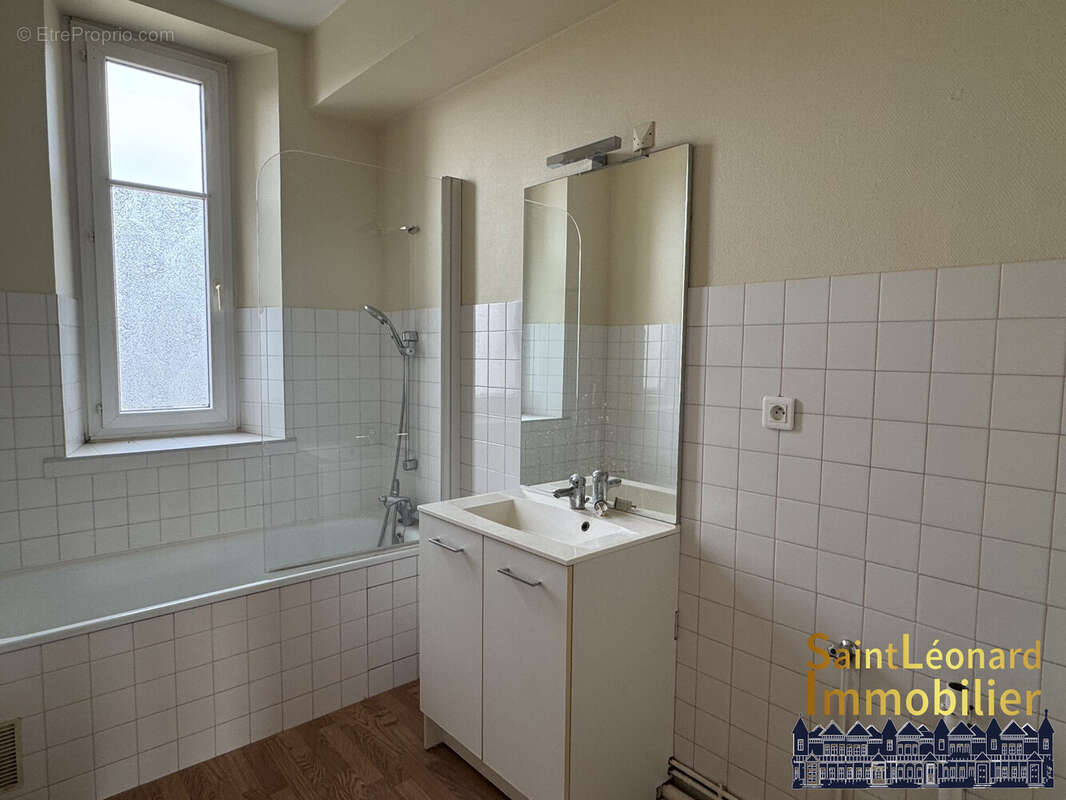 Appartement 83 m² à Fougeres  - photo 9